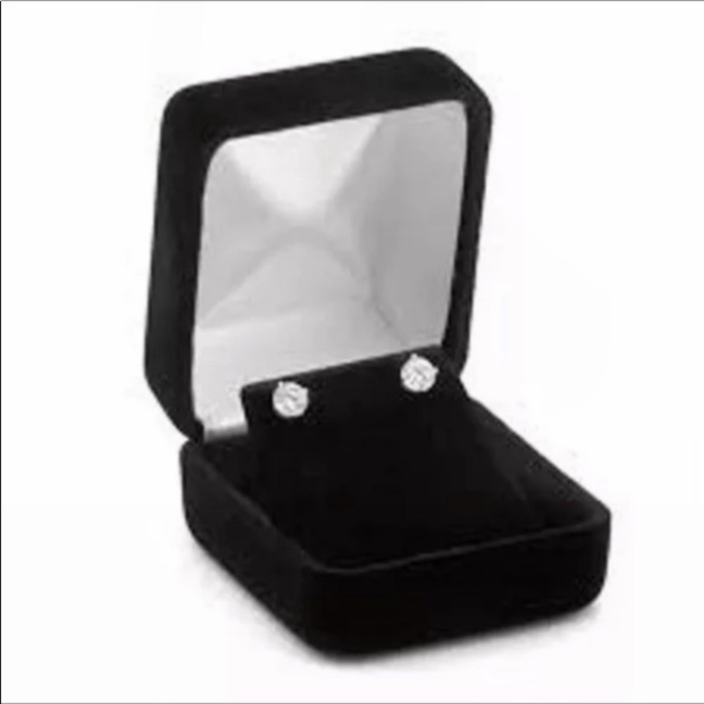 7mm 1.25 ct Round Brilliant Cut Stud Earrings - Picture 9 of 14